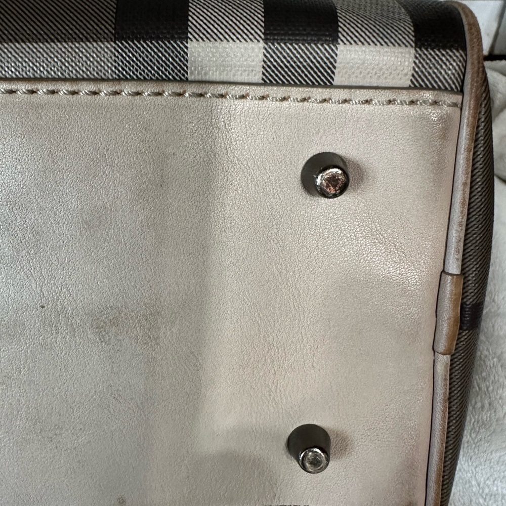 Smoked checked coated canvas Burberry authentic Small Chester check Boston bag. - Picture 15 of 16